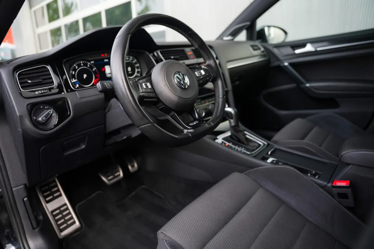 2.0 TSI 301 pk 4Motion R / Akraprovic/ Dynaudio/ ACC/ DCC/ Keyless/ Virtual/ Adapt.Cruise/ Pano-Dak/ Downpipe/ Camera/ 19''LMV