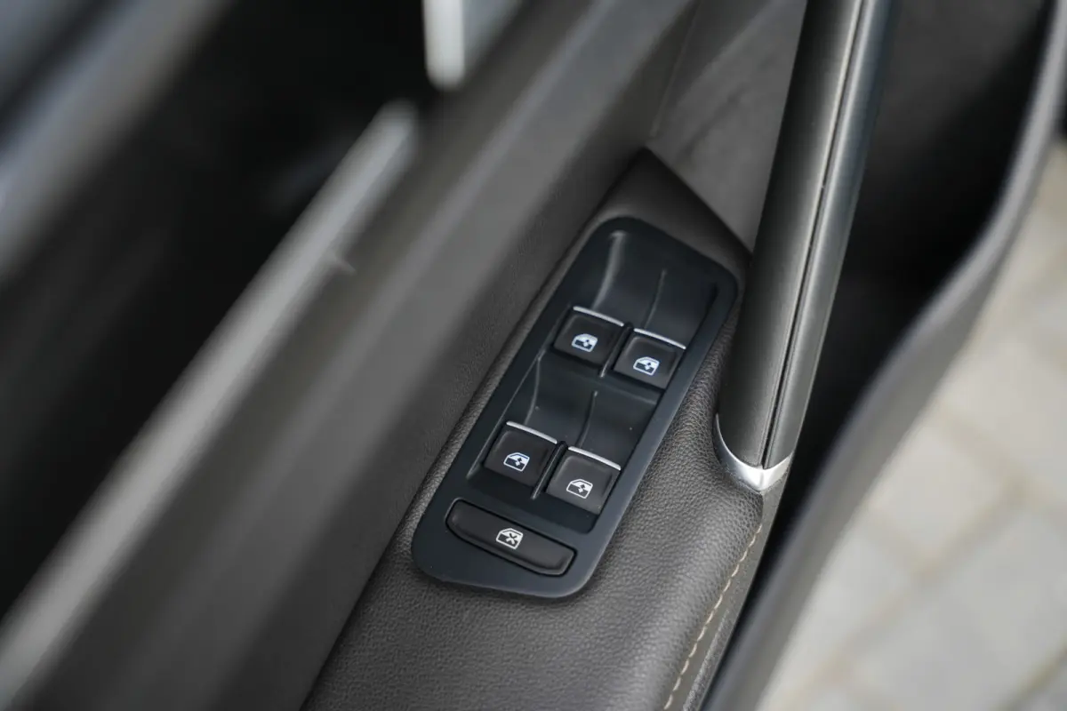 2.0 TSI 301 pk 4Motion R / Akraprovic/ Dynaudio/ ACC/ DCC/ Keyless/ Virtual/ Adapt.Cruise/ Pano-Dak/ Downpipe/ Camera/ 19''LMV