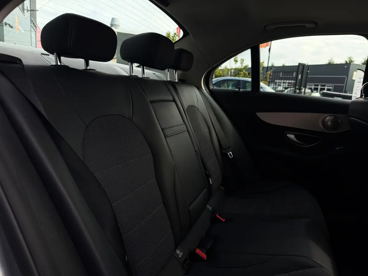 180 Prestige 156PK|Navigatie|AUT|KantelSchuifdak|Half Leder|Full Led|Sportstoelen|SfeerVL|StoelVW|Bluetooth