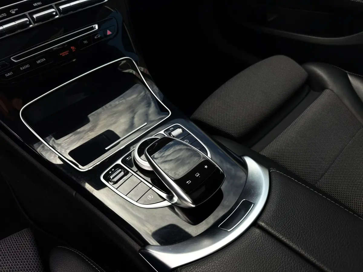 180 Prestige 156PK|Navigatie|AUT|KantelSchuifdak|Half Leder|Full Led|Sportstoelen|SfeerVL|StoelVW|Bluetooth
