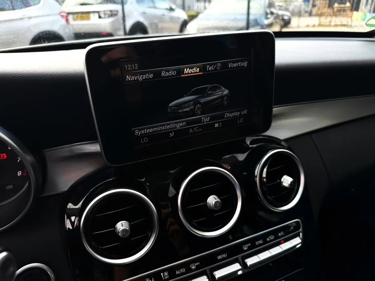 180 Prestige 156PK|Navigatie|AUT|KantelSchuifdak|Half Leder|Full Led|Sportstoelen|SfeerVL|StoelVW|Bluetooth
