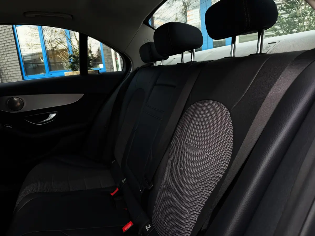 180 Prestige 156PK|Navigatie|AUT|KantelSchuifdak|Half Leder|Full Led|Sportstoelen|SfeerVL|StoelVW|Bluetooth