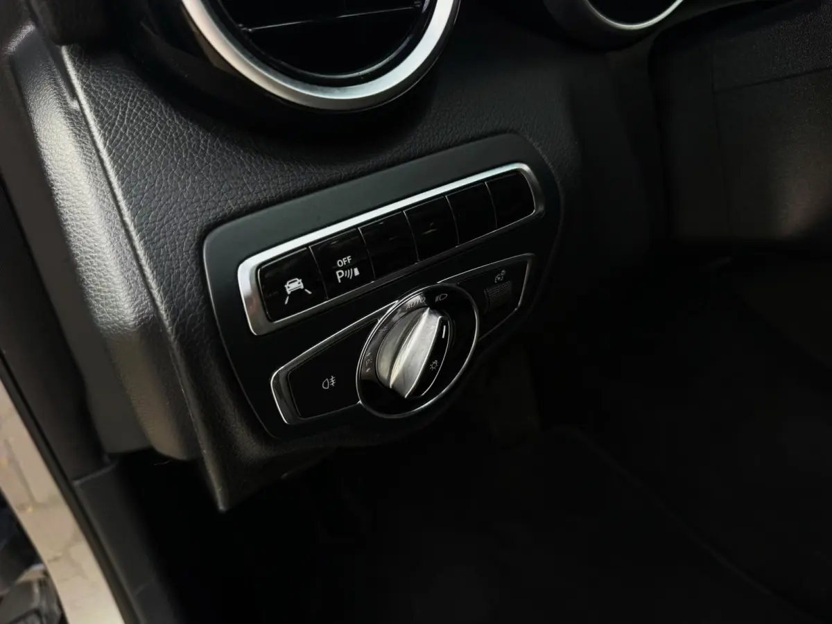 180 Prestige 156PK|Navigatie|AUT|KantelSchuifdak|Half Leder|Full Led|Sportstoelen|SfeerVL|StoelVW|Bluetooth