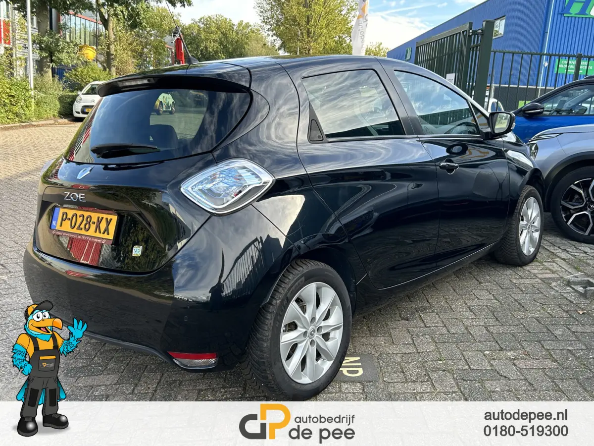 R240 Intens 22 kWh GARANTIE/KOOPACCU SOH 67%/CLIMA/CRUISE/CAMERA/NAVI/LICHTMETAAL rijklaarprijs!