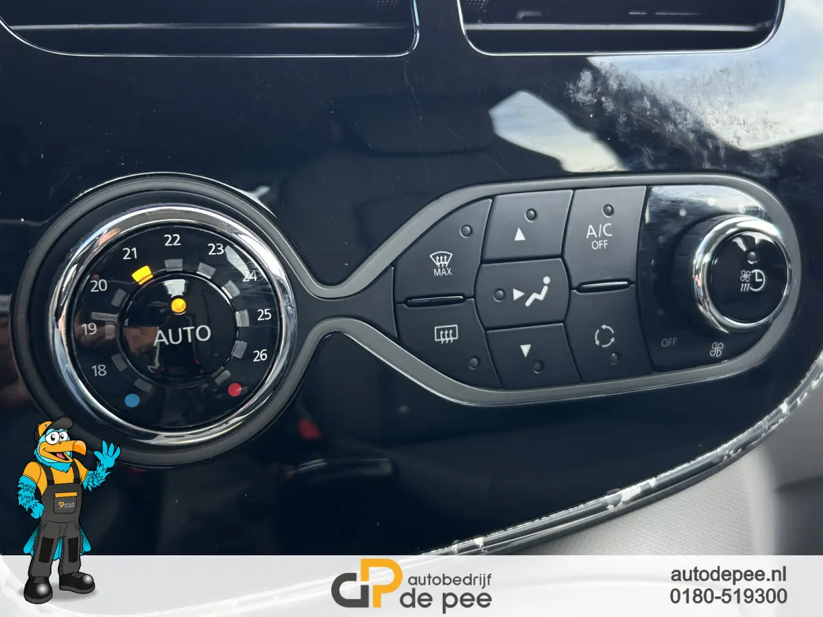 R240 Intens 22 kWh GARANTIE/KOOPACCU SOH 67%/CLIMA/CRUISE/CAMERA/NAVI/LICHTMETAAL rijklaarprijs!