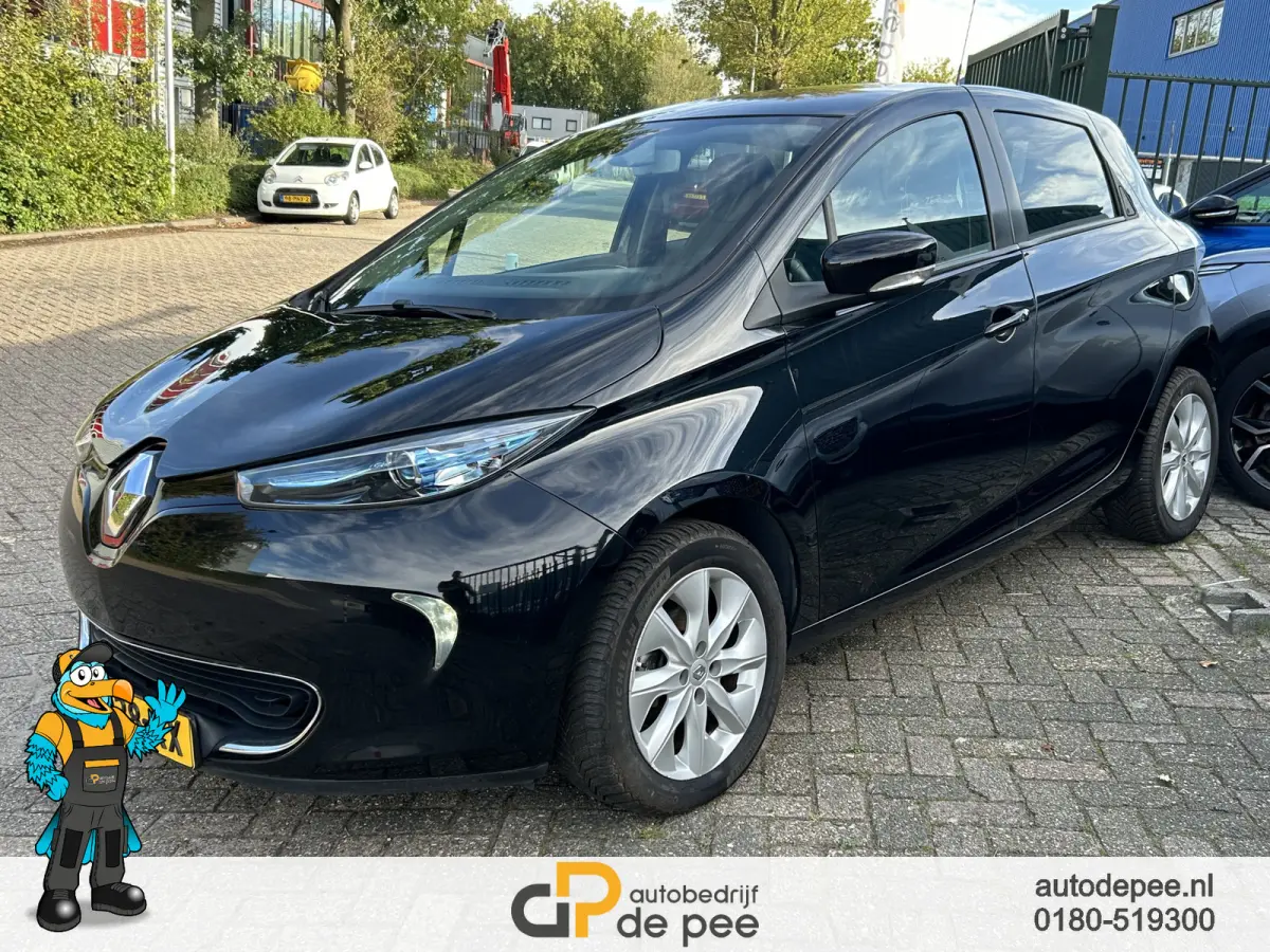 R240 Intens 22 kWh GARANTIE/KOOPACCU SOH 67%/CLIMA/CRUISE/CAMERA/NAVI/LICHTMETAAL rijklaarprijs!