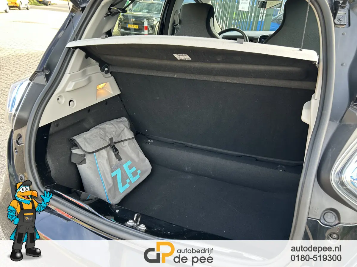 R240 Intens 22 kWh GARANTIE/KOOPACCU SOH 67%/CLIMA/CRUISE/CAMERA/NAVI/LICHTMETAAL rijklaarprijs!