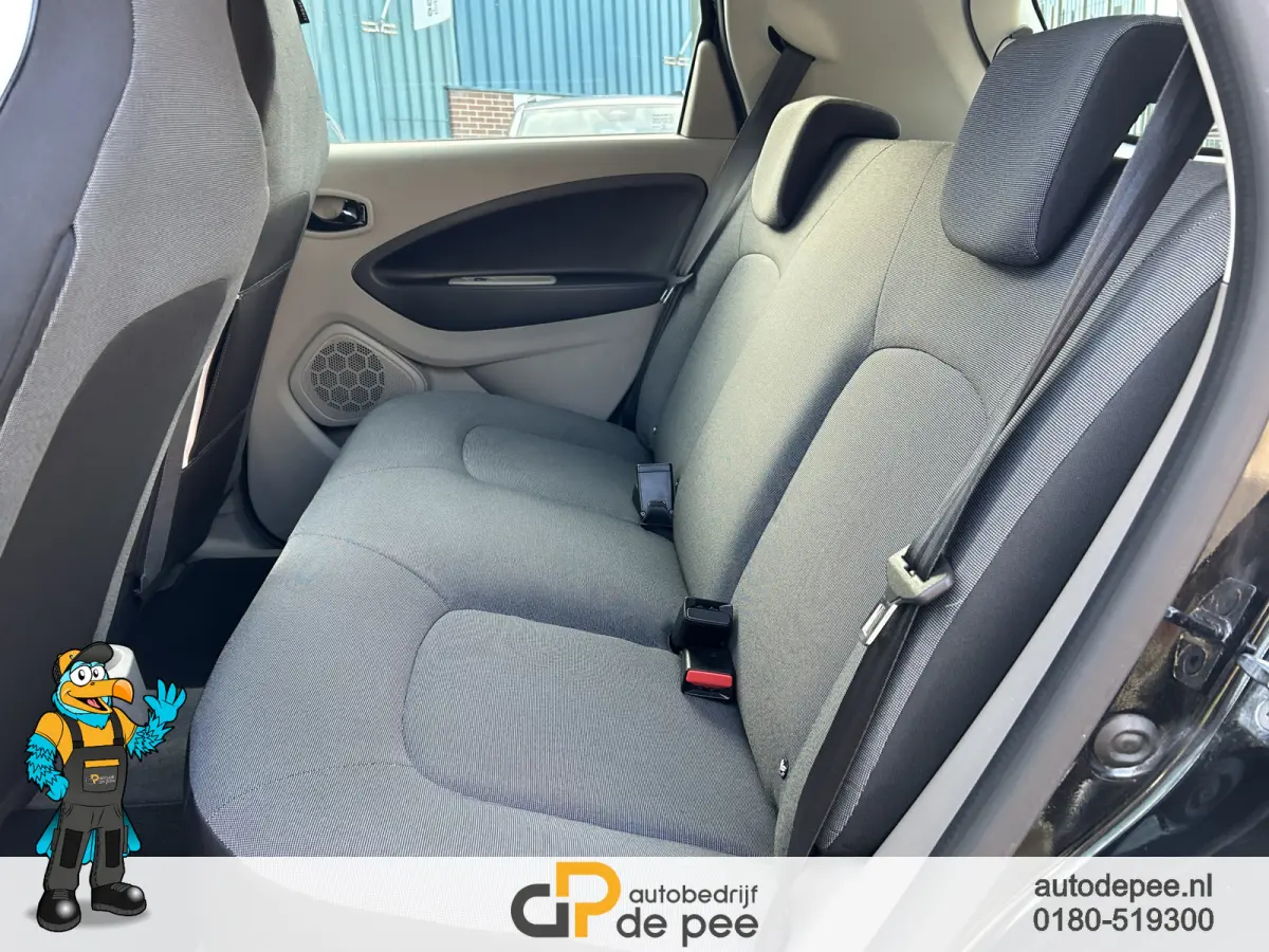 R240 Intens 22 kWh GARANTIE/KOOPACCU SOH 67%/CLIMA/CRUISE/CAMERA/NAVI/LICHTMETAAL rijklaarprijs!