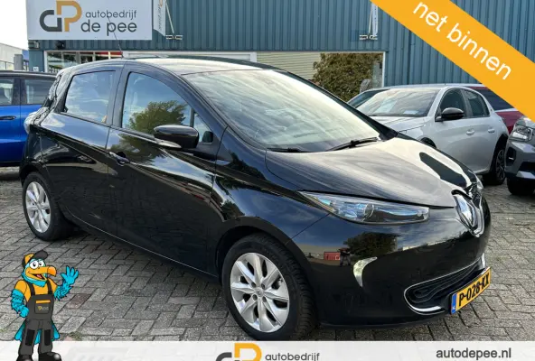 R240 Intens 22 kWh GARANTIE/KOOPACCU SOH 67%/CLIMA/CRUISE/CAMERA/NAVI/LICHTMETAAL rijklaarprijs!