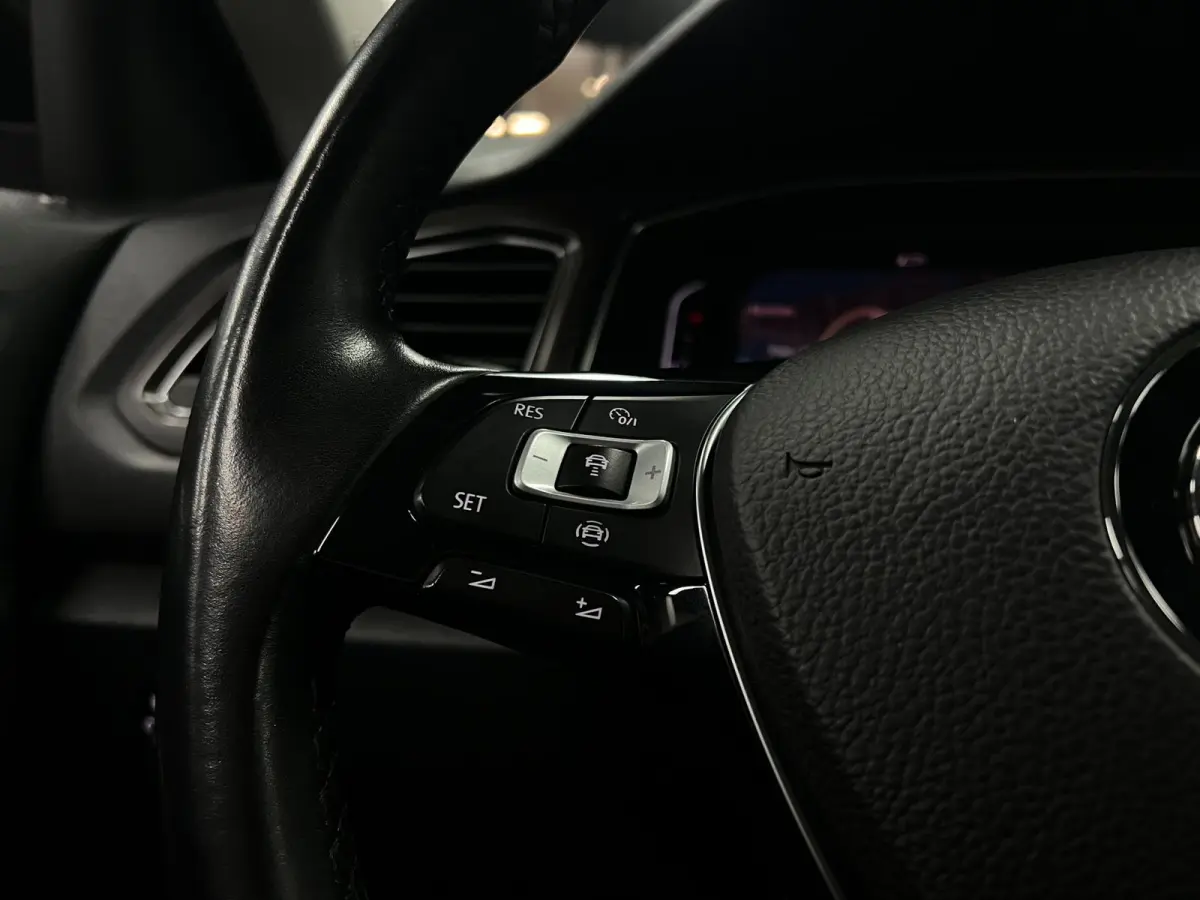 1.5 TSI | ACC | Camera | Pano | Virtual