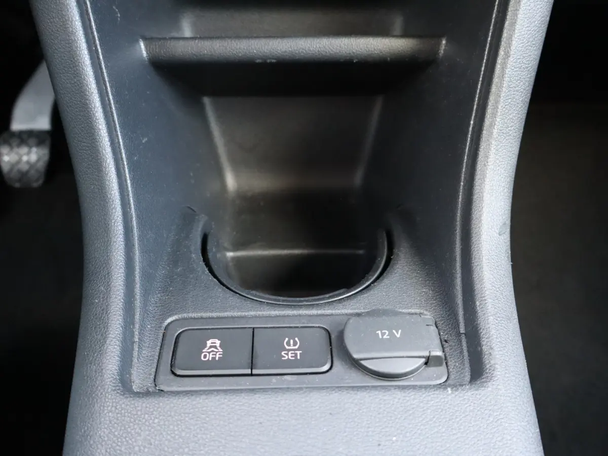 Up! 1.0 BMT move up! BTW-auto I 1ste eig. I Airco I Radio I 5drs I NAP I CDV I Dealer OH I BTW-auto I
