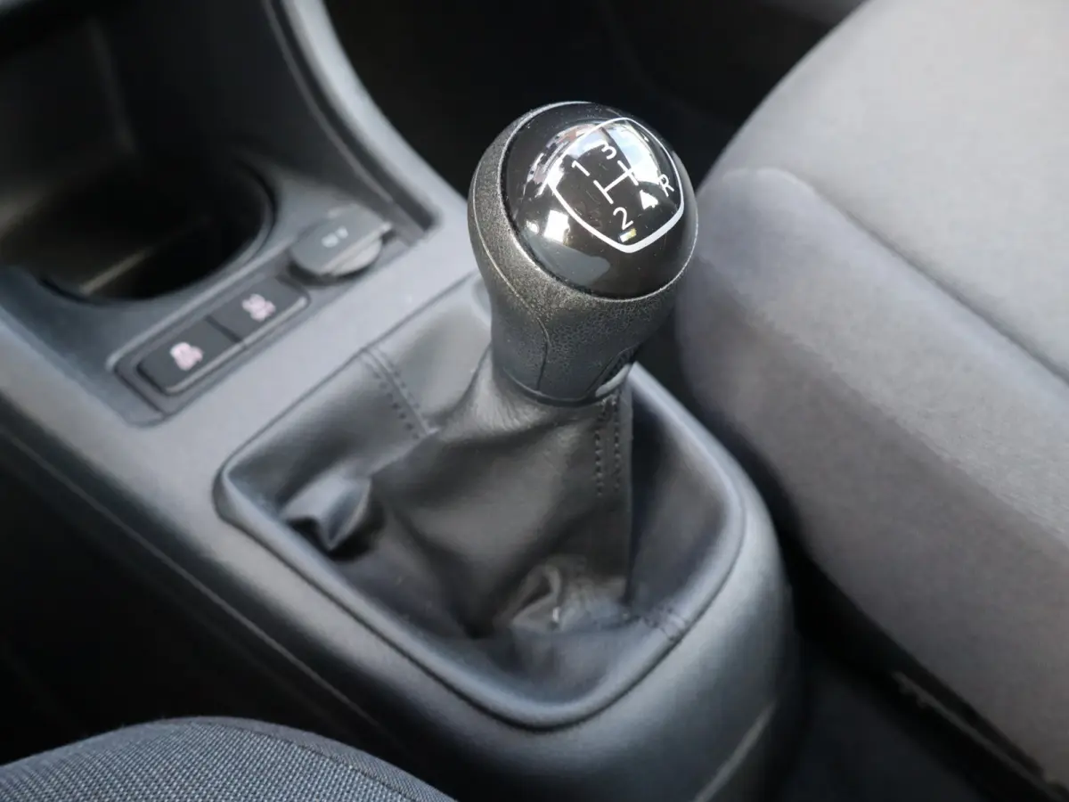 Up! 1.0 BMT move up! BTW-auto I 1ste eig. I Airco I Radio I 5drs I NAP I CDV I Dealer OH I BTW-auto I