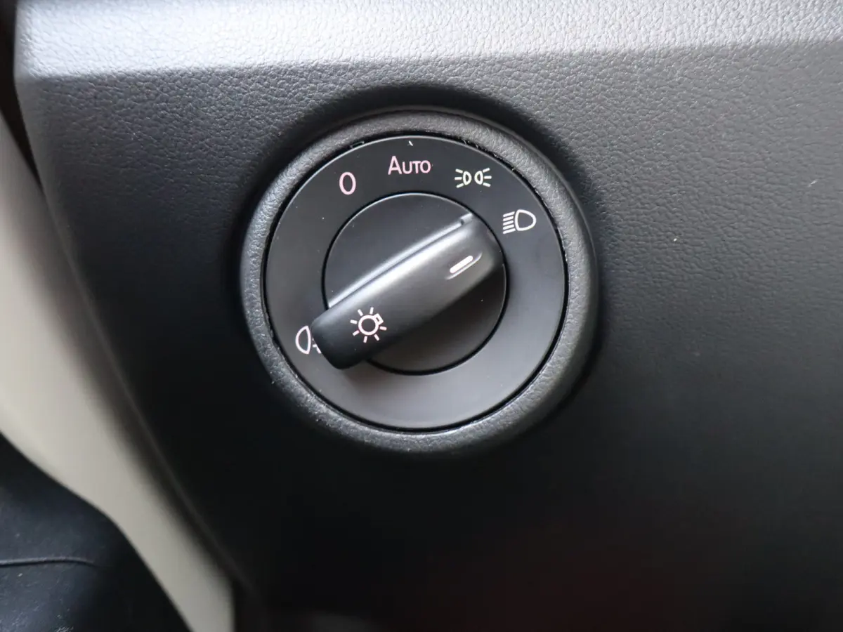Up! 1.0 BMT move up! BTW-auto I 1ste eig. I Airco I Radio I 5drs I NAP I CDV I Dealer OH I BTW-auto I