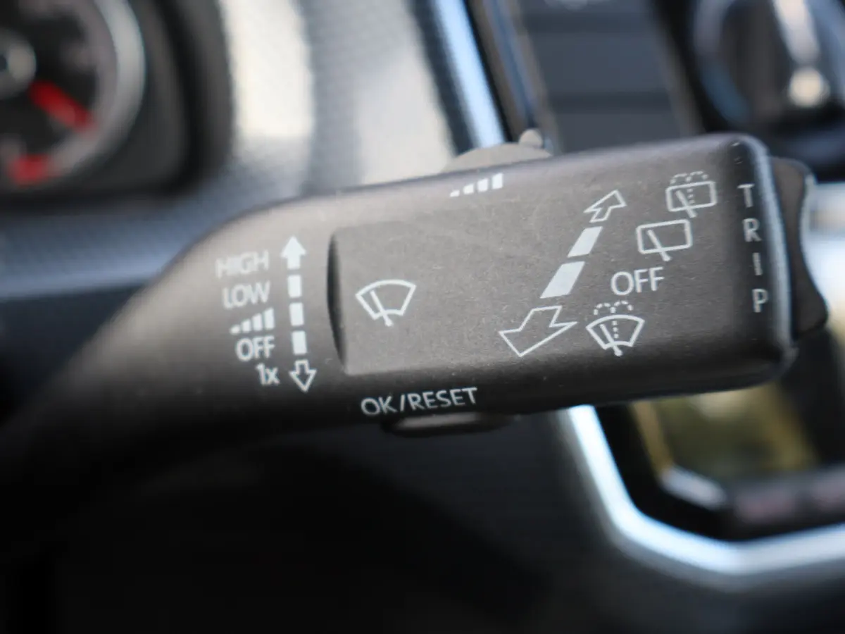 Up! 1.0 BMT move up! BTW-auto I 1ste eig. I Airco I Radio I 5drs I NAP I CDV I Dealer OH I BTW-auto I
