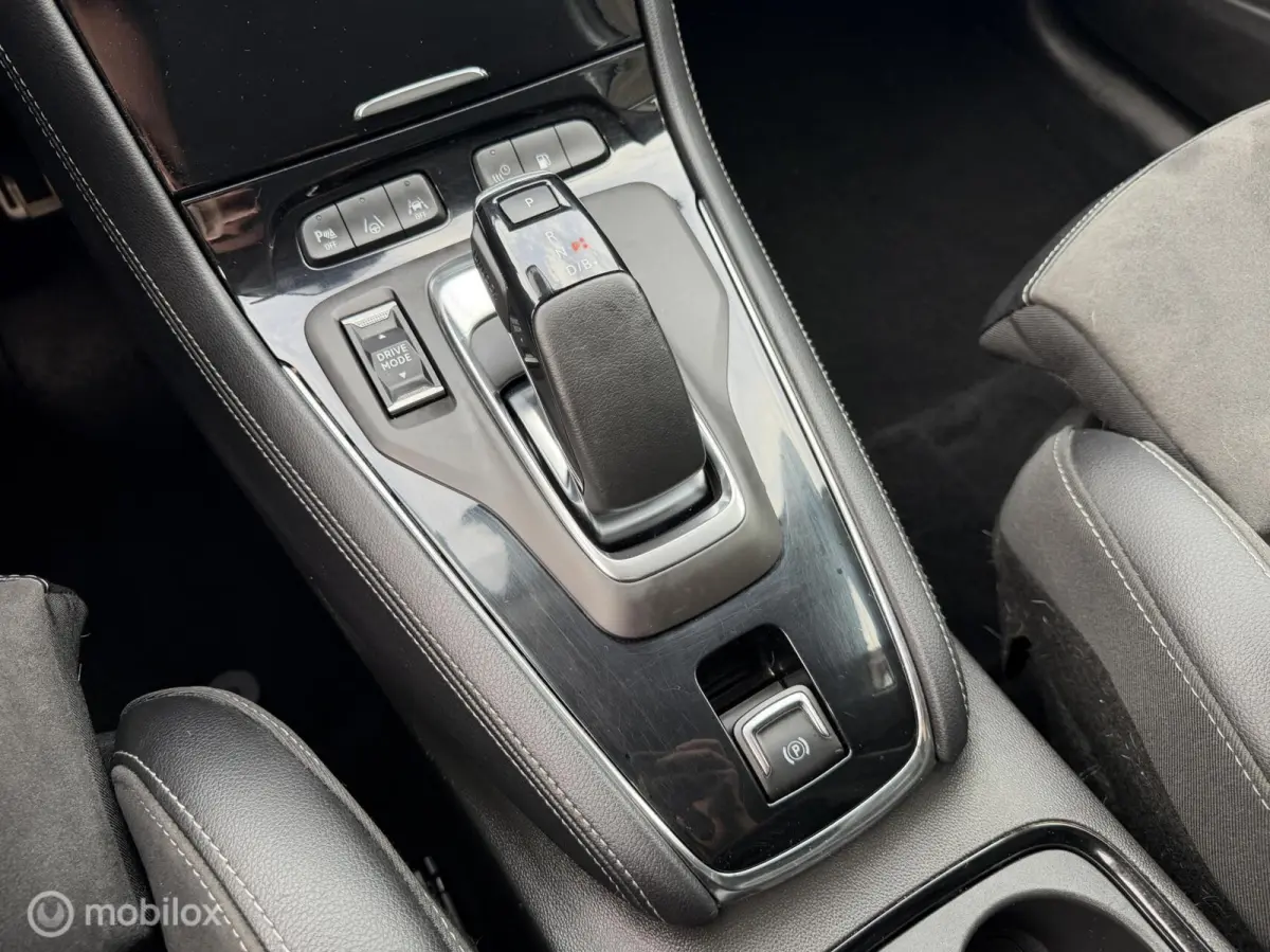 1.6 Turbo Plug-In Hybrid 4x4 GSe 300PK