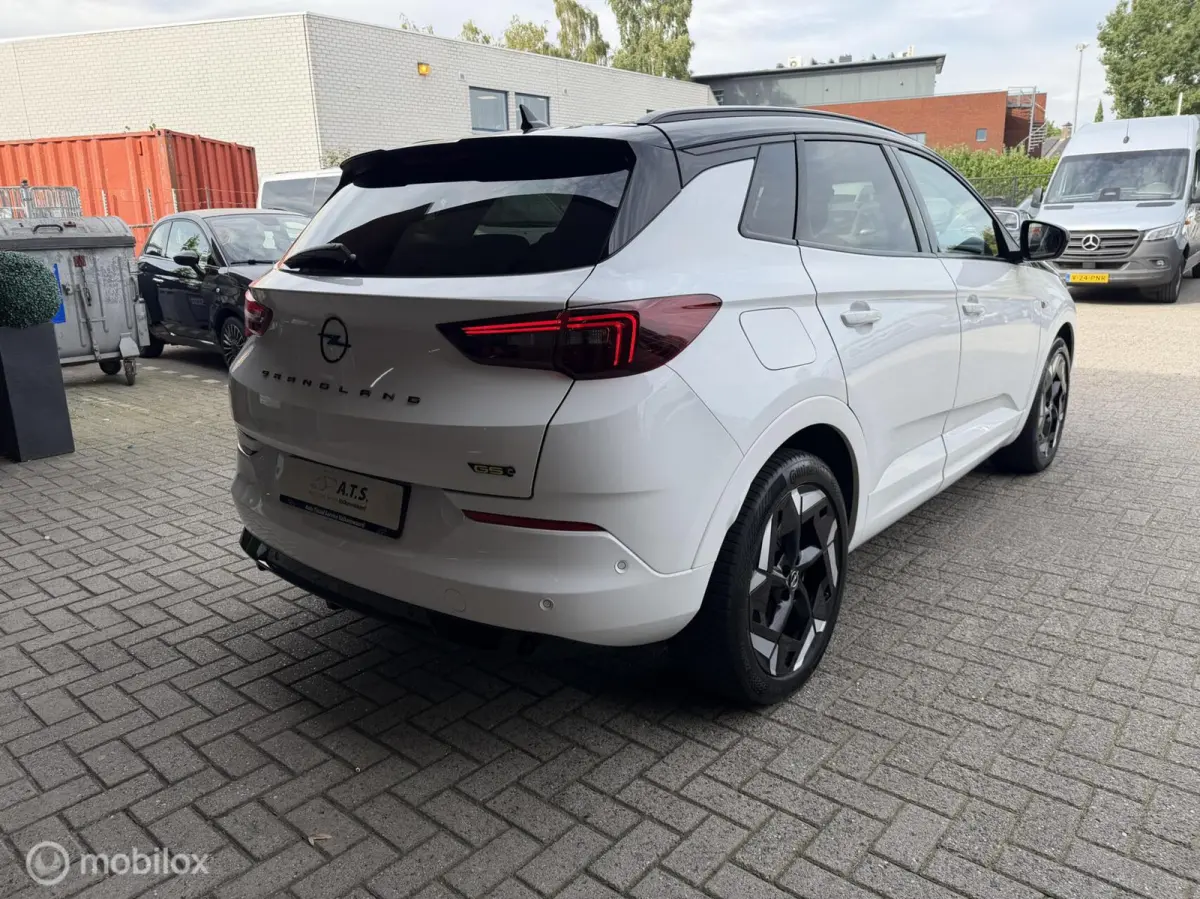 1.6 Turbo Plug-In Hybrid 4x4 GSe 300PK