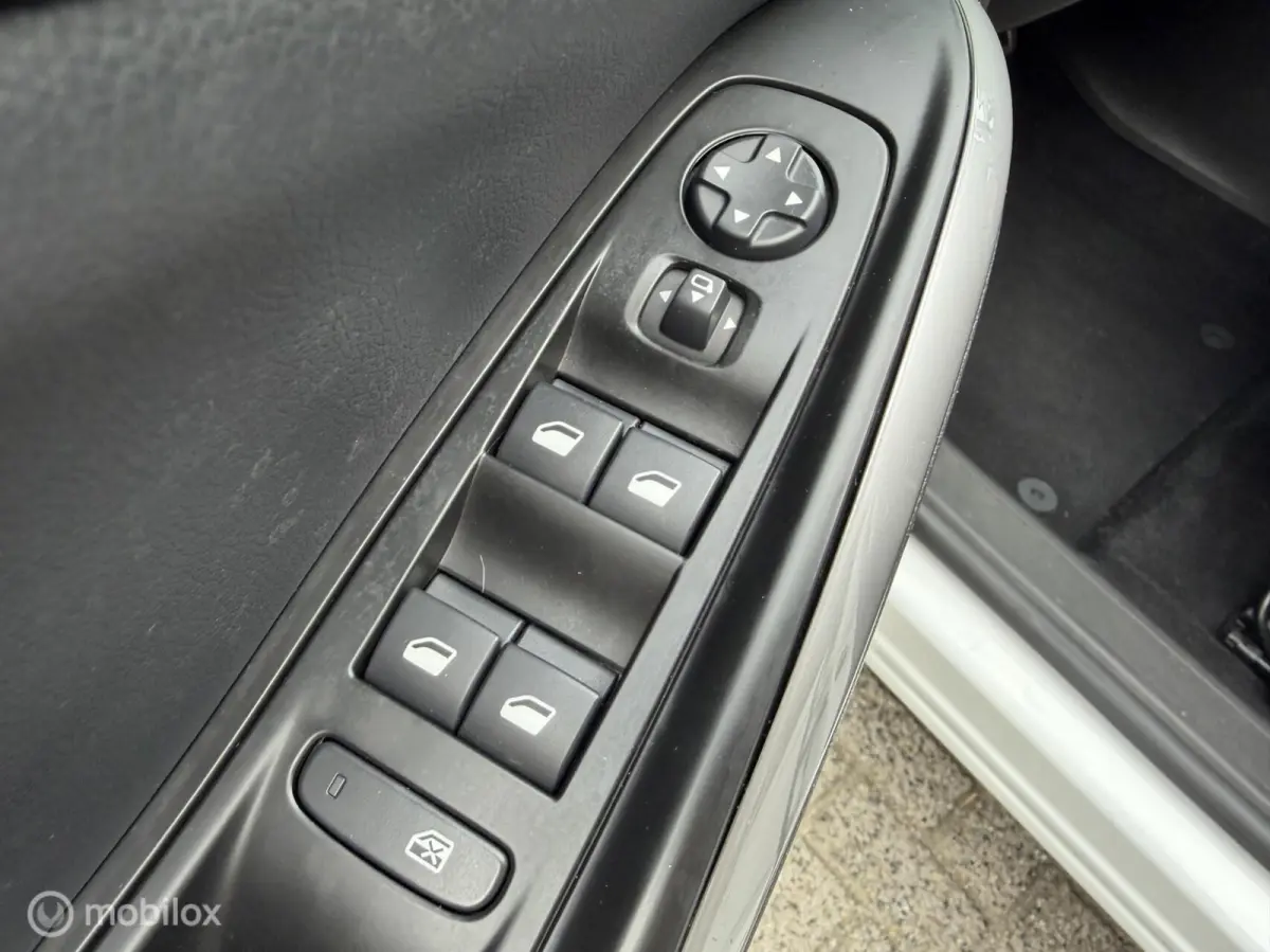 1.6 Turbo Plug-In Hybrid 4x4 GSe 300PK