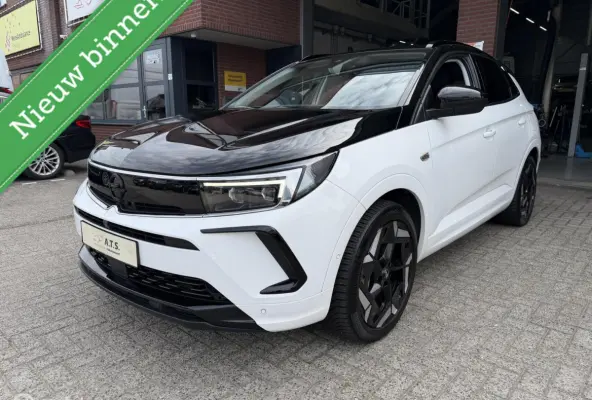 1.6 Turbo Plug-In Hybrid 4x4 GSe 300PK