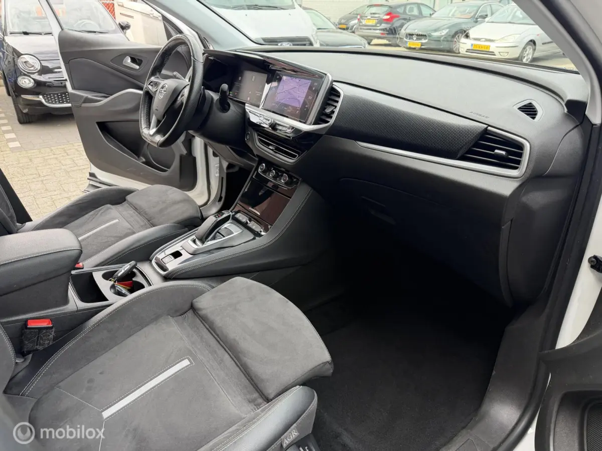 1.6 Turbo Plug-In Hybrid 4x4 GSe 300PK