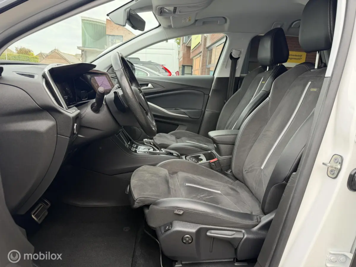 1.6 Turbo Plug-In Hybrid 4x4 GSe 300PK