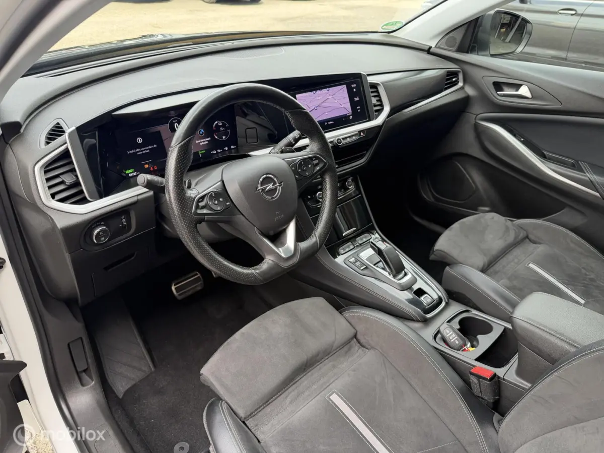 1.6 Turbo Plug-In Hybrid 4x4 GSe 300PK