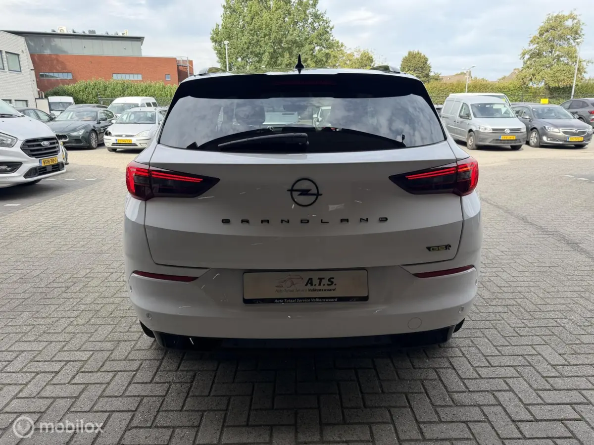 1.6 Turbo Plug-In Hybrid 4x4 GSe 300PK