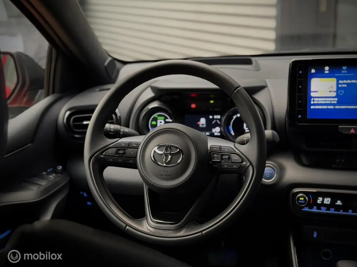 1.5 Hybrid Launch Edition Nieuw 19km! Camera, Stoelverwarming, Garantie tot 2029! Btw Auto, Led, Apple CarPlay en Android Auto.