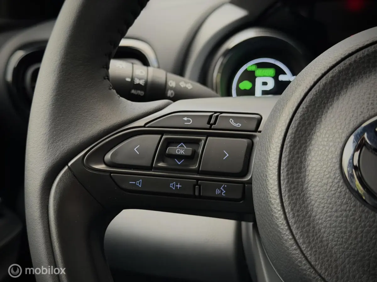 1.5 Hybrid Launch Edition Nieuw 19km! Camera, Stoelverwarming, Garantie tot 2029! Btw Auto, Led, Apple CarPlay en Android Auto.