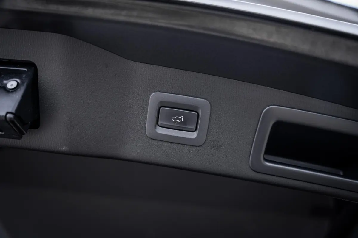2.0 SkyActiv-G 165 Luxury Org.NL|Leder|Bose|Memory|360°|Trekhaak|HuD|Stoelkoeling|Dealeronderhouden