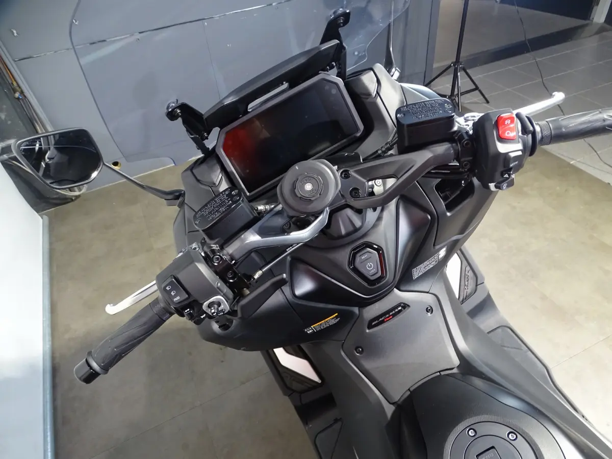 T-MAX 25TH ANNIVERSARY