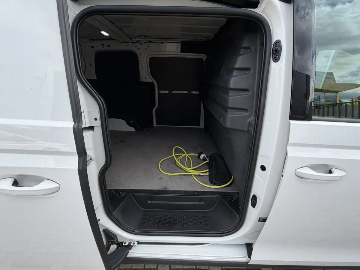 Business 77 kWh 204PK WLTP 408 KM CarPlay/Cruise Control/PDC