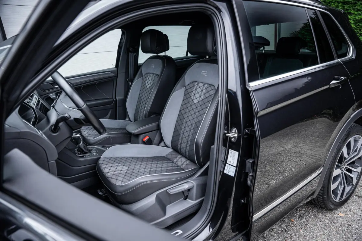 1.4 TSI eHybrid R-Line Trekhaak|IQ.Light|Camera|ACC|Carplay|20''
