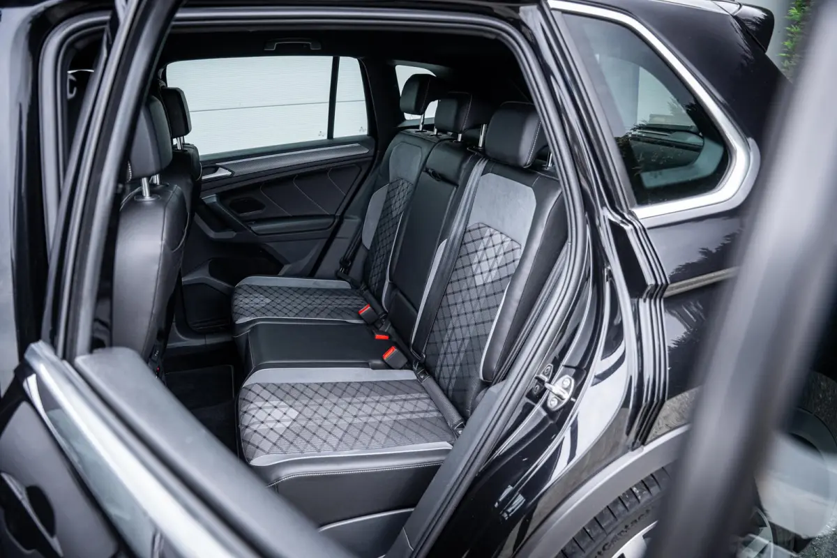 1.4 TSI eHybrid R-Line Trekhaak|IQ.Light|Camera|ACC|Carplay|20''