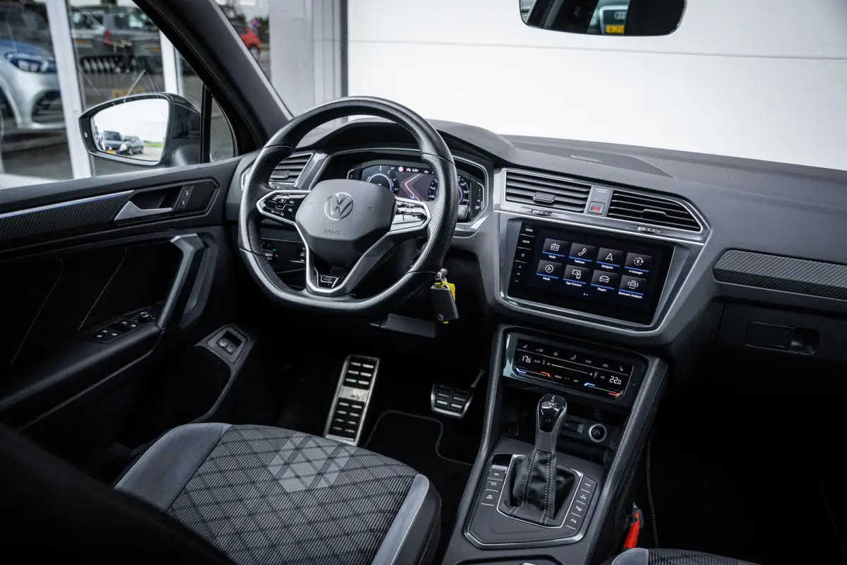 1.4 TSI eHybrid R-Line Trekhaak|IQ.Light|Camera|ACC|Carplay|20''
