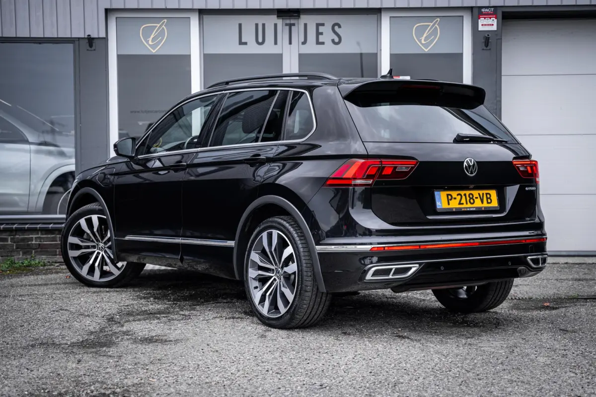 1.4 TSI eHybrid R-Line Trekhaak|IQ.Light|Camera|ACC|Carplay|20''