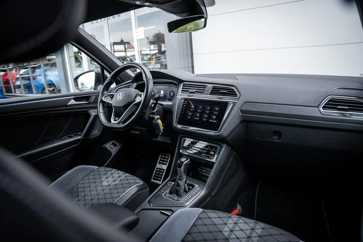 1.4 TSI eHybrid R-Line Trekhaak|IQ.Light|Camera|ACC|Carplay|20''
