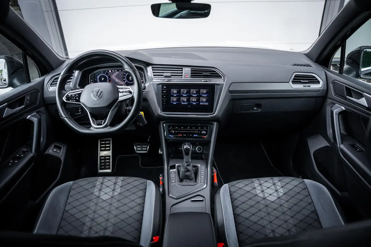 1.4 TSI eHybrid R-Line Trekhaak|IQ.Light|Camera|ACC|Carplay|20''