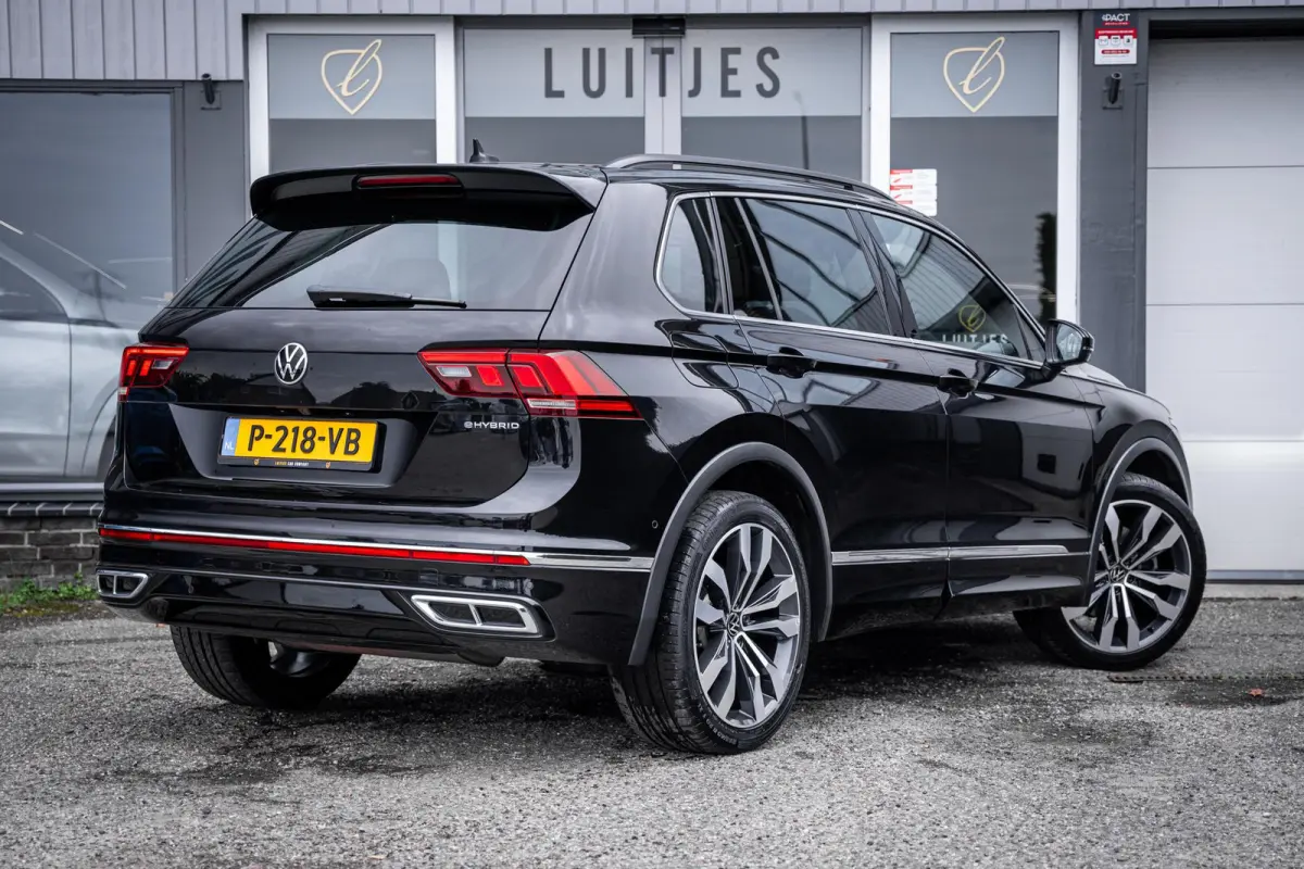 1.4 TSI eHybrid R-Line Trekhaak|IQ.Light|Camera|ACC|Carplay|20''