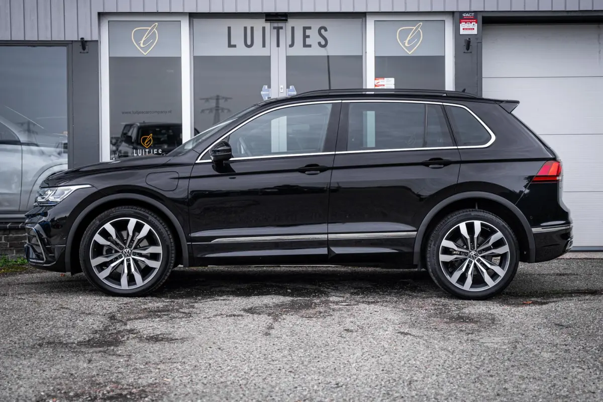1.4 TSI eHybrid R-Line Trekhaak|IQ.Light|Camera|ACC|Carplay|20''