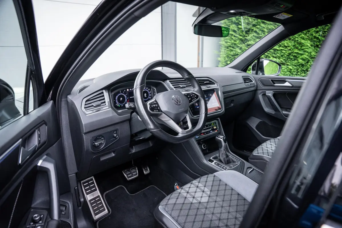 1.4 TSI eHybrid R-Line Trekhaak|IQ.Light|Camera|ACC|Carplay|20''