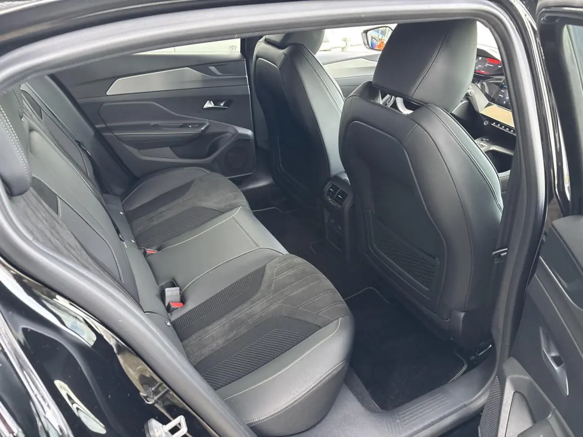 1.6 Plug-HYbrid 225pk NL GT Pano+alcantara