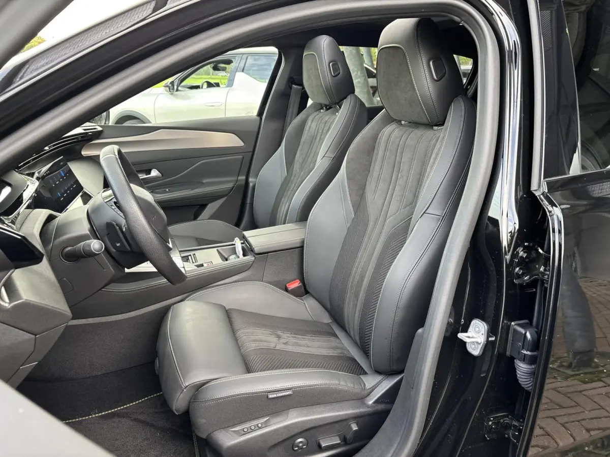 1.6 Plug-HYbrid 225pk NL GT Pano+alcantara