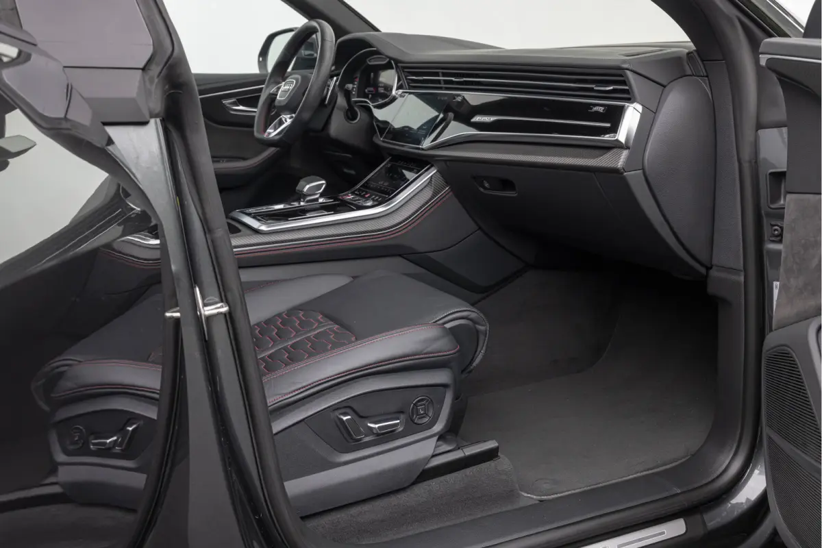 RSQ8 4.0 TFSI 600pk Quattro Keramisch Dynamic+ Standkachel HuD B&O Trekhaak
