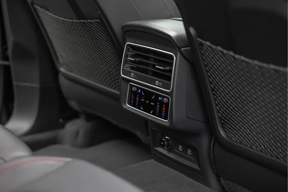 RSQ8 4.0 TFSI 600pk Quattro Keramisch Dynamic+ Standkachel HuD B&O Trekhaak
