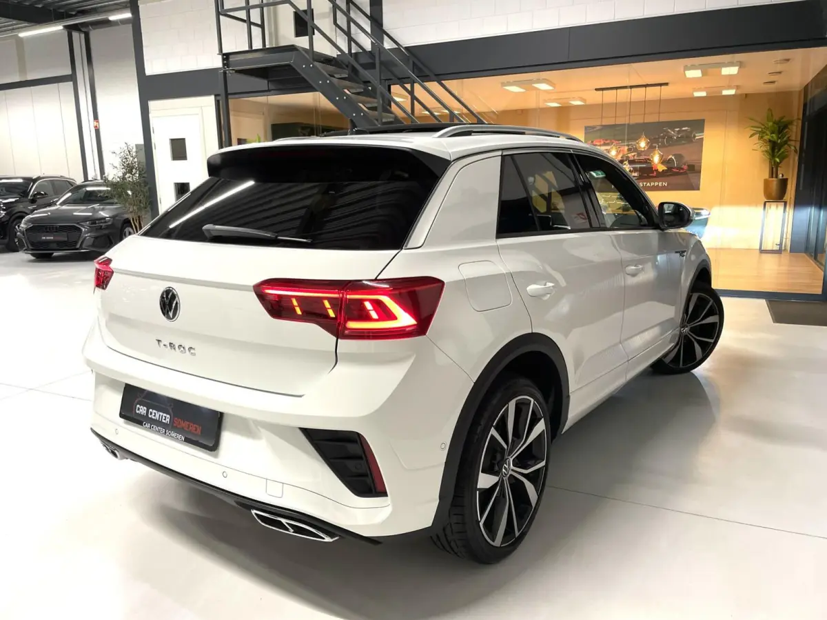 1.5 TSI R-Line/ Cam/ Keyless/ Pano/ 19''LMV/ IQ LED/ Trekhaak