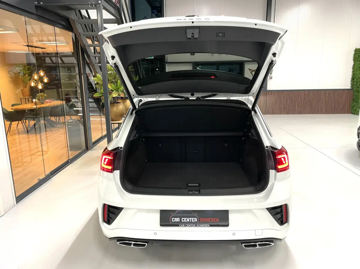 1.5 TSI R-Line/ Cam/ Keyless/ Pano/ 19''LMV/ IQ LED/ Trekhaak