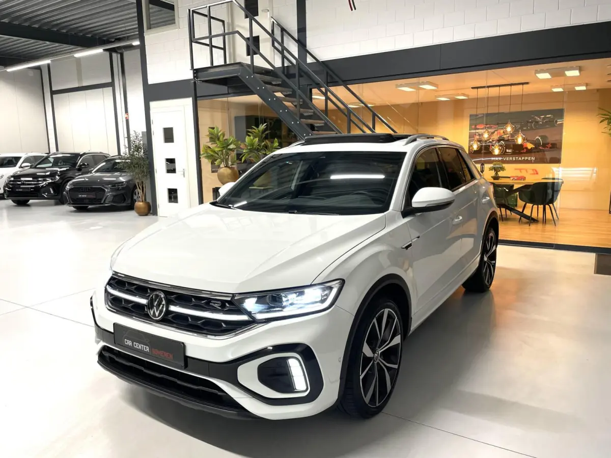 1.5 TSI R-Line/ Cam/ Keyless/ Pano/ 19''LMV/ IQ LED/ Trekhaak