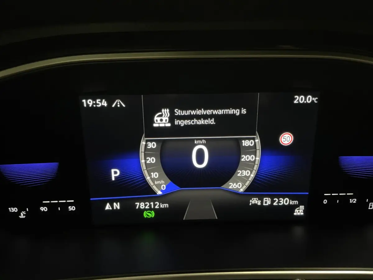 1.5 TSI R-Line/ Cam/ Keyless/ Pano/ 19''LMV/ IQ LED/ Trekhaak