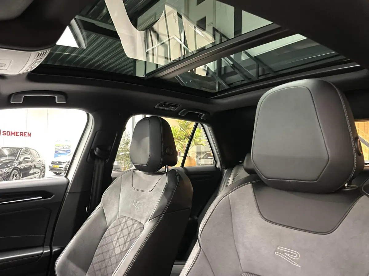 1.5 TSI R-Line/ Cam/ Keyless/ Pano/ 19''LMV/ IQ LED/ Trekhaak