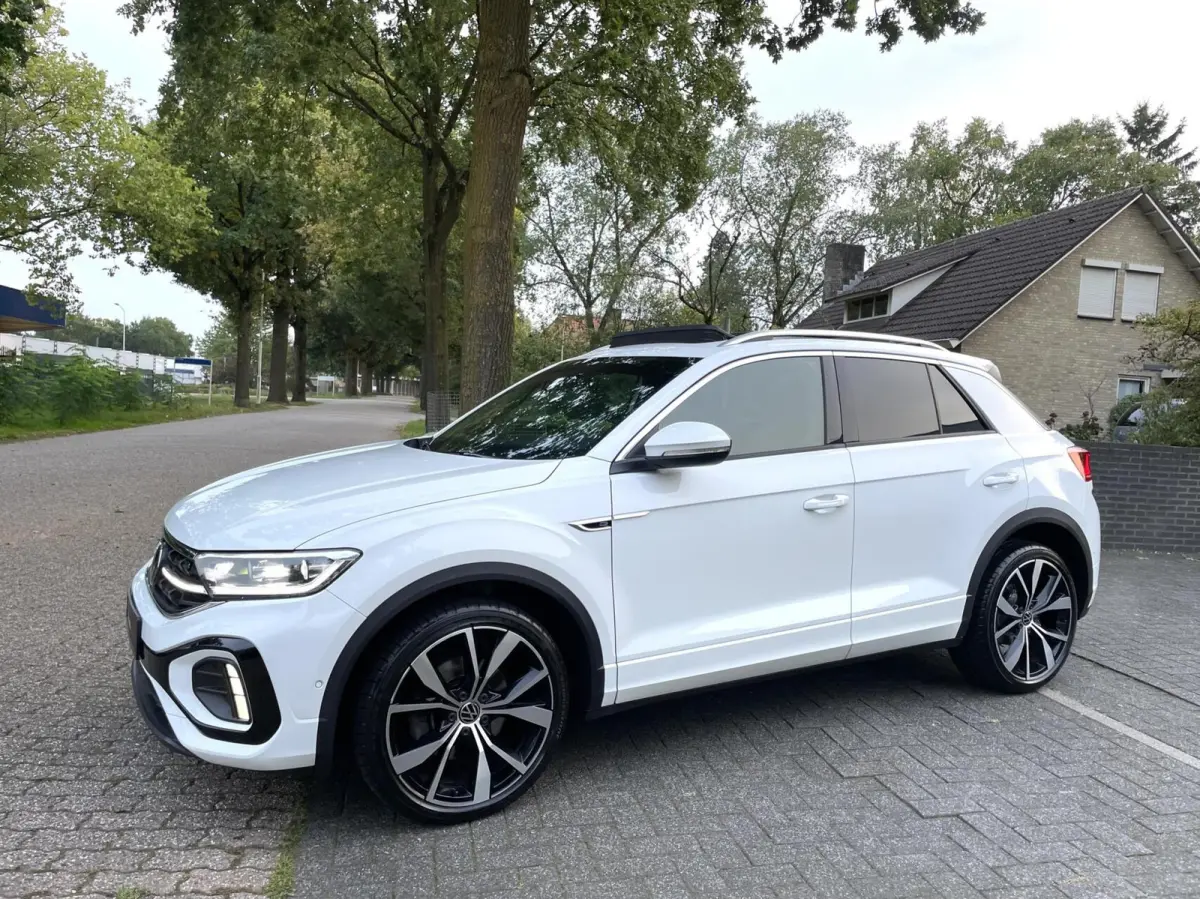 1.5 TSI R-Line/ Cam/ Keyless/ Pano/ 19''LMV/ IQ LED/ Trekhaak